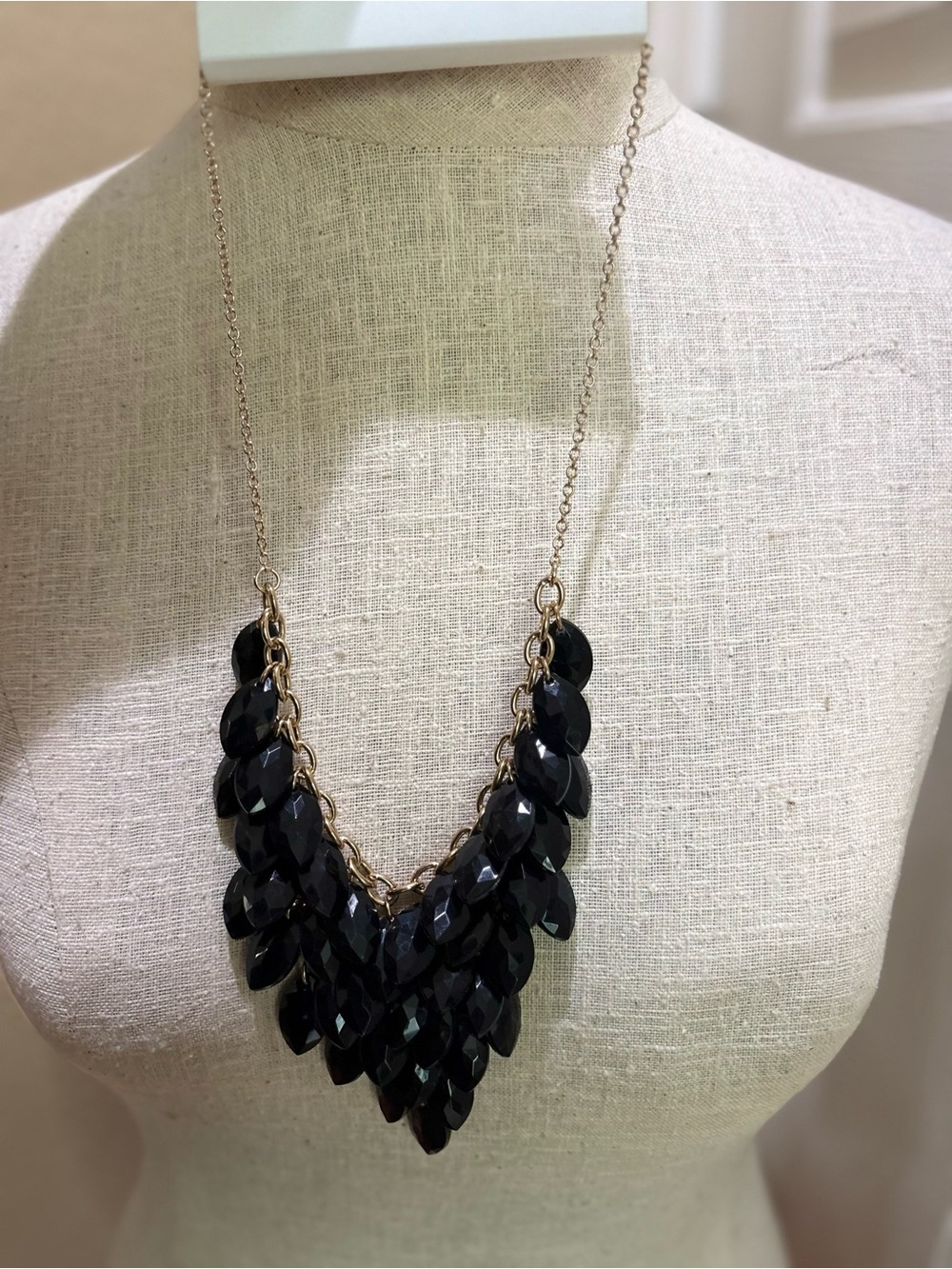 NWT Charlotte Russe Black Statement Bib Necklace Gold Tone Faceted Beads